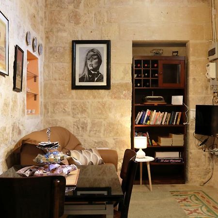 5 Minute Walk From Malta Airport Gudja Exterior photo