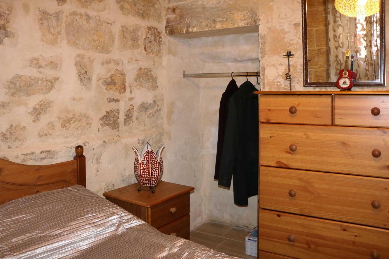 5 Minute Walk From Malta Airport Gudja Exterior photo