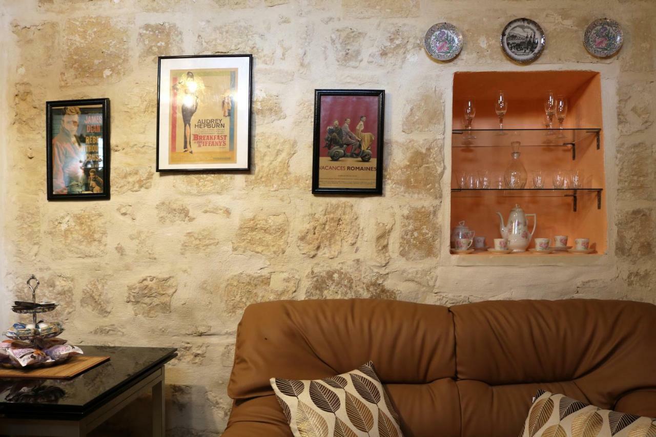 5 Minute Walk From Malta Airport Gudja Exterior photo